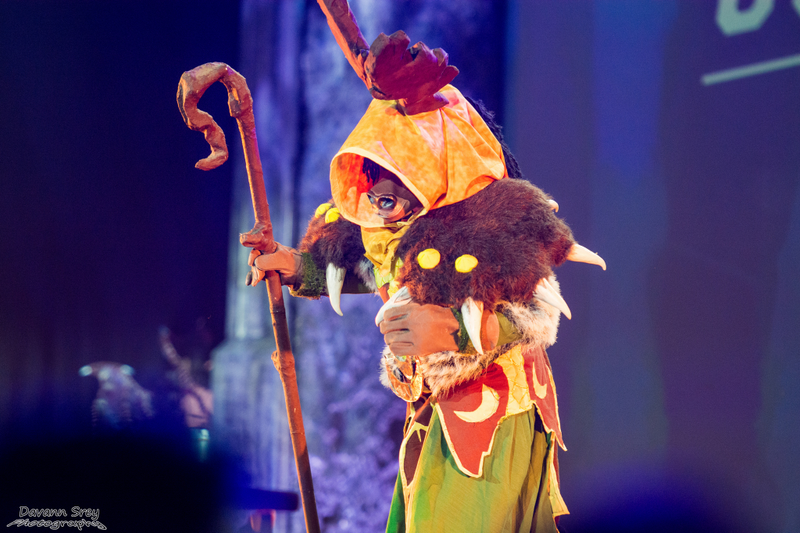 Illustration for article titled The Most Mind-Blowing and Astonishing Cosplay From BlizzCon 2015!